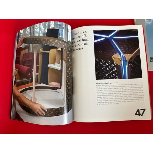 Chanel Louis Vuitton Gucci Fashion Magazines Books Various Collections - Picture 15 of 16